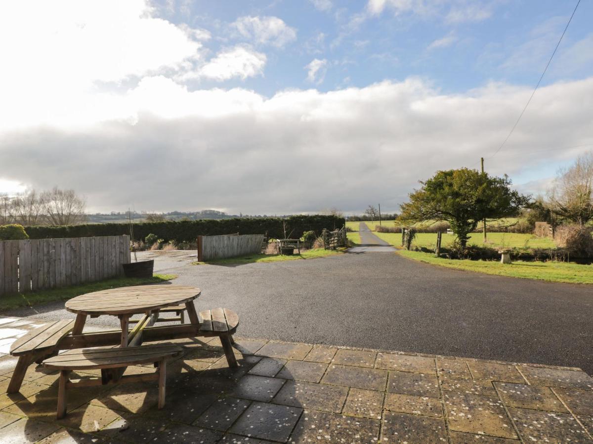Stables Cottage Melksham Exterior photo